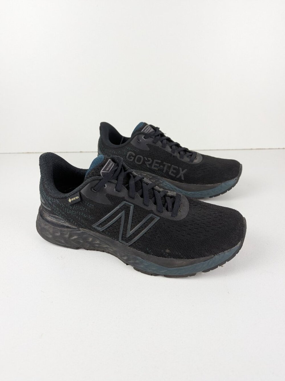 NEW BALANCE Fresh Foam M880X11 Black Shoes Mens Size 8 2E GORE-TEX Waterproof.